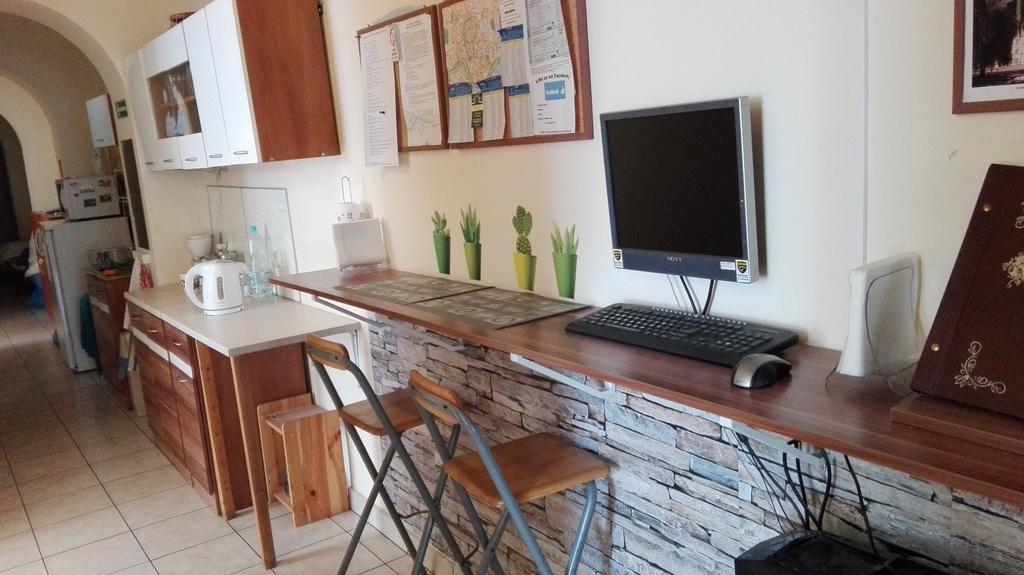 Hostel Aleje 28 Краків Екстер'єр фото