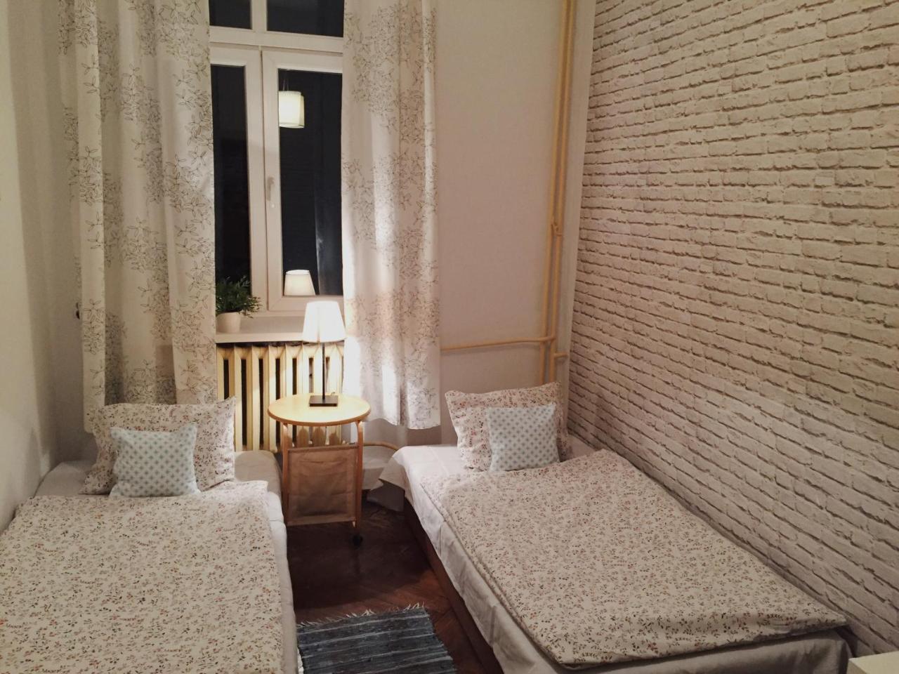 Hostel Aleje 28 Краків Екстер'єр фото