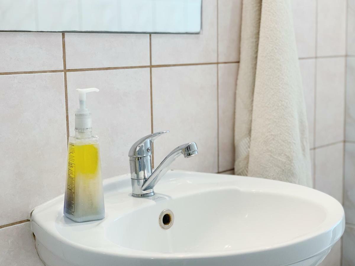 Hostel Aleje 28 Краків Екстер'єр фото